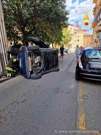 Perde il controllo dell'auto e si ribalta, giovane conducente ferita - Soverato Web