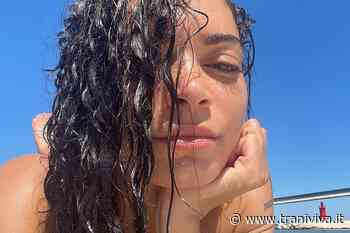 Elodie affascinante sirena tra le onde di Trani - TraniViva