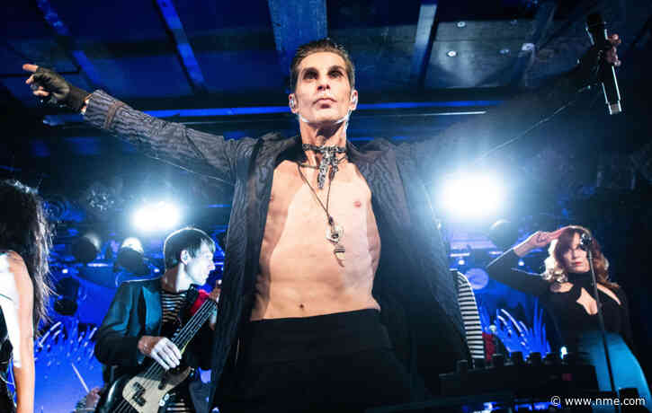 Watch Porno For Pyros play ‘Wishing Well’ and ‘Cursed Male’ at first official reunion show