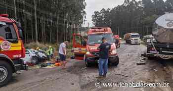 Carro e caminhão batem na BR-282 em Pinhalzinho - Lê Notícias
