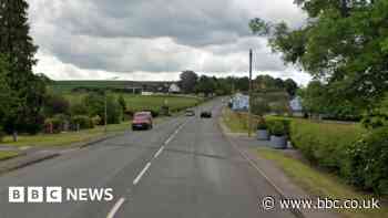 West Markham: Man, 80, dies in hospital after crash - BBC