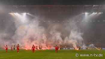 DFB verurteilt Dynamo dreifach: Eigene Fans kosten Dresden 300.000 Euro Strafe - n-tv NACHRICHTEN