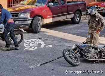 Chocan dos motociclistas en céntrica calle de Misantla - Imagen del Golfo