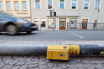 Ampel fällt nach Knopfdruck um: Rätsel um kuriosen Unfall in Waldenburg - freiepresse.de