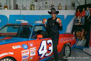 Hardee’s enlists NASCAR Hall of Famer Richard Petty to promote chicken sandwiches