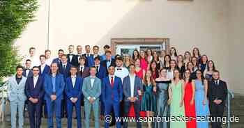 Abitur am Krebsberg-Gymnasium Neunkirchen 2022 - Saarbrücker Zeitung