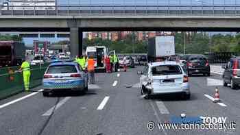 Incidente in tangenziale a Borgaro Torinese: si scontrano tre auto, traffico nel caos - TorinoToday