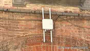Scatole di internet sui palazzi storici di Pisa: il caso in Consiglio comunale - PisaToday