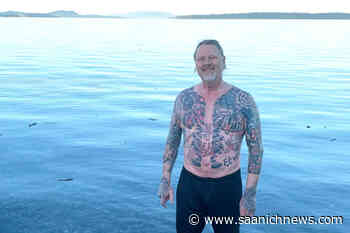 Ocean swimming off Sidney gives Greater Victoria man whale of a time – Saanich News - Saanich News