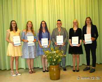 Die ATS Celle hat sechs Hauswirtschafterinnen ausgebildet und verabschiedet - Cellesche Zeitung