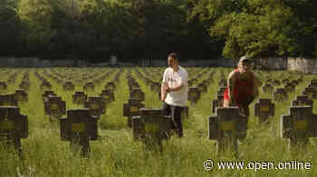 Trieste, due rapper girano un video nel cimitero austroungarico. Il sindaco: «Inaccettabile oltraggio» - Open