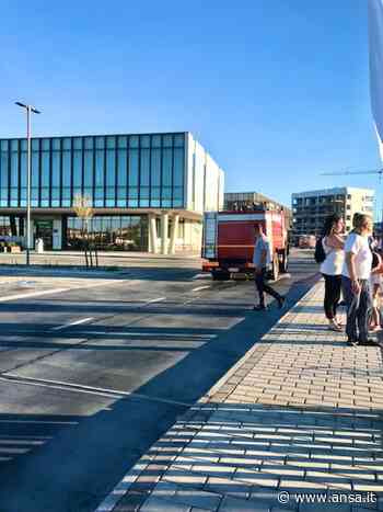 Incendio Pam Termoli, accertamenti del Niat Vigili del Fuoco - Agenzia ANSA