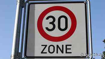 Anton-Günther-Straße in Jever: Statt Tempo 30 soll es ein Geschwindigkeitsdisplay geben - Lokal26