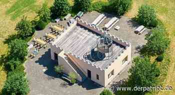 Wo sind wir hier? Überflieger zeigt heute Messdiener-Bau an einem See – mitraten! - Der Patriot Lippstädter Zeitung