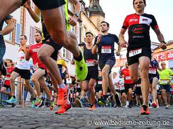 Fotos: 2000 Sportlerinnen und Sportler gehen beim Stadtlauf in Emmendingen auf die Strecke - Leichtathletik - Fotogalerien - Badische Zeitung