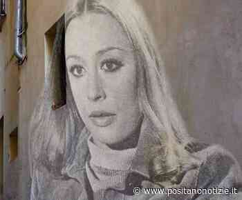 Salerno non dimentica Raffaella Carrà, nel centro storico spunta un meraviglioso murales - Positano Notizie