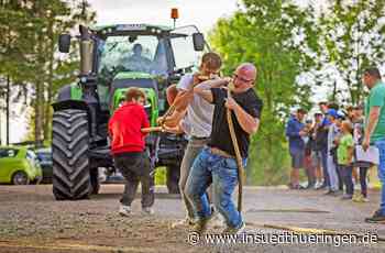 Traktorziehen in Viernau - Vier Mann, elf Tonnen, 20 Meter - inSüdthüringen
