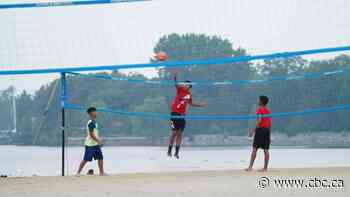 COVID hospitalizations, wastewater average rising in Ottawa - CBC.ca