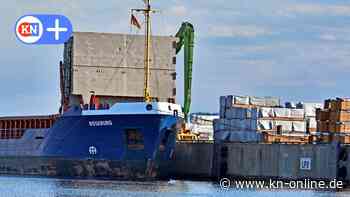 Holzimporte: Letzte Pakete Sibirischer Lärche aus St. Petersburg nach Kiel verschifft - Kieler Nachrichten
