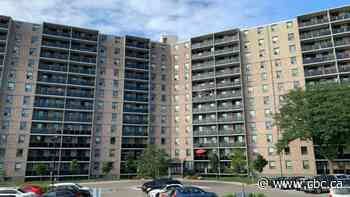 Hamilton woman fears summer of extreme heat with no AC in her apartment, city bylaw is no help