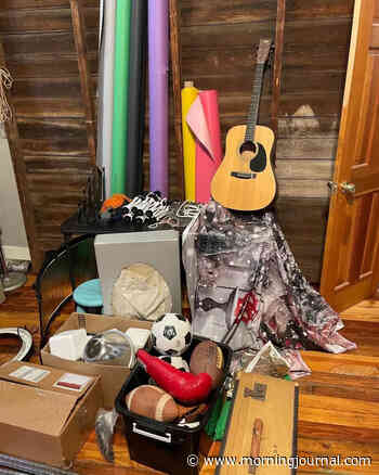 Amherst: Studio Q to offer props during Walking on Wednesdays - The Morning Journal
