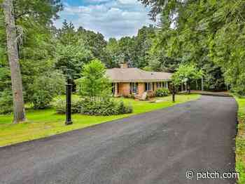Wow House: 16 Hemlock Hill Road In Amherst, New Hampshire - Patch