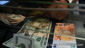 Devisen: Euro fällt erstmals seit 2002 auf unter einen Dollar