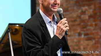 Ehrung für Franziskus-von-Assisi-Schule Au am Inn durch Kultusminister Piazolo