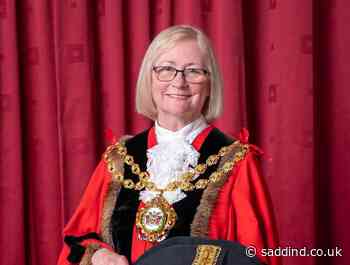 Mayor of Oldham has high hopes for Snowdon fundraising challenge - Saddleworth Independent