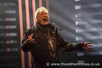 Tom Jones denies reports he collapsed ahead of Budapest concert - The Oldham Times