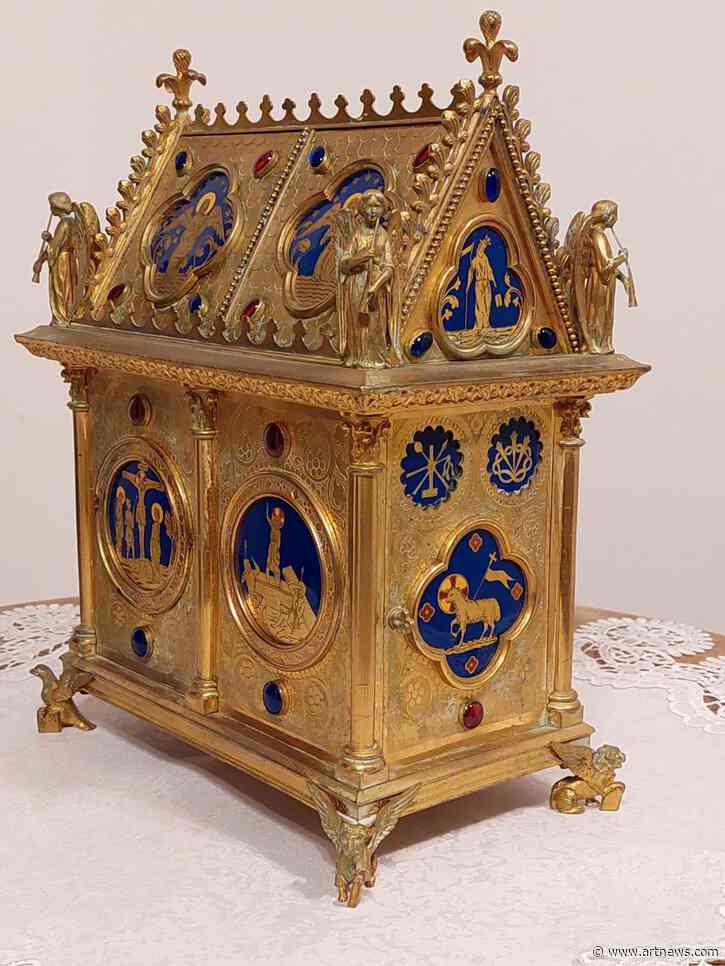 The ‘Indiana Jones of Art’ Receives Priceless Lost Relic Containing Jesus’ ‘Blood’ in Package On Doorstep