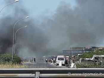 "Un disastro, basta". Quei roghi dai campi rom che intossicano i cittadini