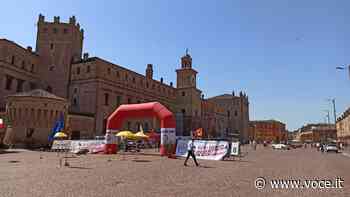 Auto d'epoca in piazza con il Moto Club Carpi - Voce.it