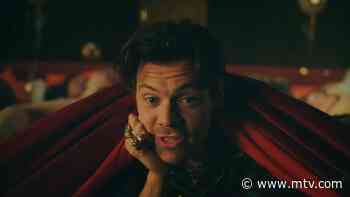 Harry Styles Breaks Out The Party Pajamas In ‘Late Night Talking’ Video