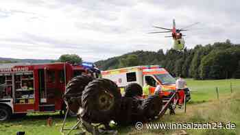 Abhang 100 Meter hinuntergestürzt: Traktor-Fahrer schwer verletzt