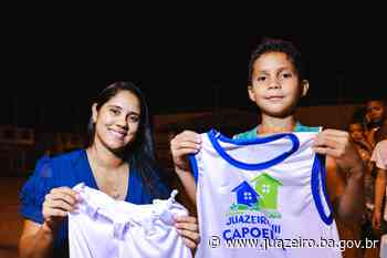 Prefeitura entrega uniformes para alunos de capoeira no Residencial Juazeiro III - juazeiro.ba.gov.br