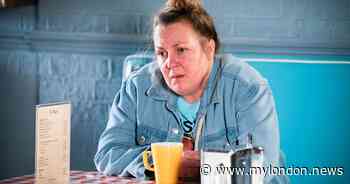 EastEnders star Lorraine Stanley leaves fans gobsmacked in glam holiday snap - My London