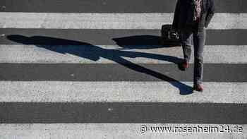 Autofahrer fährt über Zebrastreifen und touchiert Mädchen (8) - Polizei sucht Zeugen