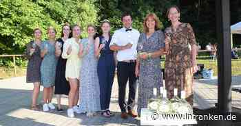 Winzer und Weine im Mittelpunkt: Weingenuss pur an der Paradiesscheune in Seinsheim - inFranken.de