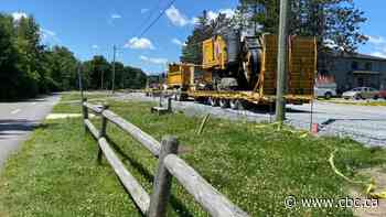 Fredericton creating 45 parking spaces to encourage commuting across walking bridge - CBC.ca