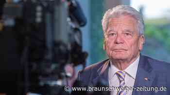 Gauck würde notfalls selbst zur Waffe greifen
