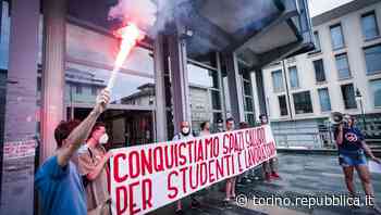 Torino, studenti in protesta: "Fuori l’amianto dall’Università” - La Repubblica