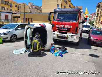 Auto si ribalta dopo incidente, anziana conducente ferita trasportata in ospedale - Soverato Web