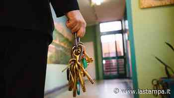 Aveva un micro-cellulare nascosto in cella nel carcere di Cuneo - La Stampa