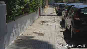Marciapiedi e strade rotte nel rione Casale di Brindisi. Protestano i cittadini | Telerama News - TeleRama News