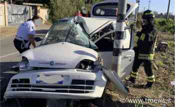 Brindisi - perde il controllo dell'auto e finisce contro un palo - TeleRama News