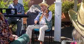 98-year-old fiddler wows crowds during Calgary Stampede: ‘He’s got stamina’