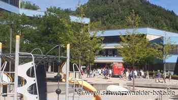 Feuerwehr in Schramberg - Fehlalarm am Gymnasium – zu viel Deospray benutzt - Schwarzwälder Bote