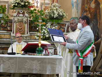 L'Arcivescovo di Benevento a San Giovanni di Ceppaloni ha celebrato i 25 anni di sacerdozio di Padre Robert - TV Sette Benevento