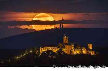 Supermond - Mond hinter Inselberg und Wartburg - inSüdthüringen